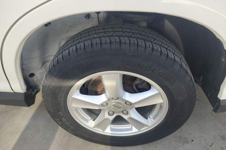 Used BYD S6 2014 2.0L Manual Luxury 5-Seater
