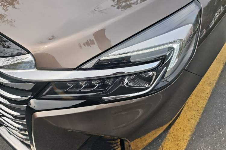 Used Buick GL8 2023 Land Executive Class Comfort Model