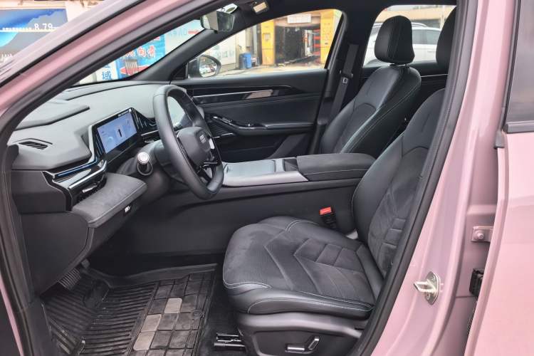 Used  L6 2024 125km Creative Edition
