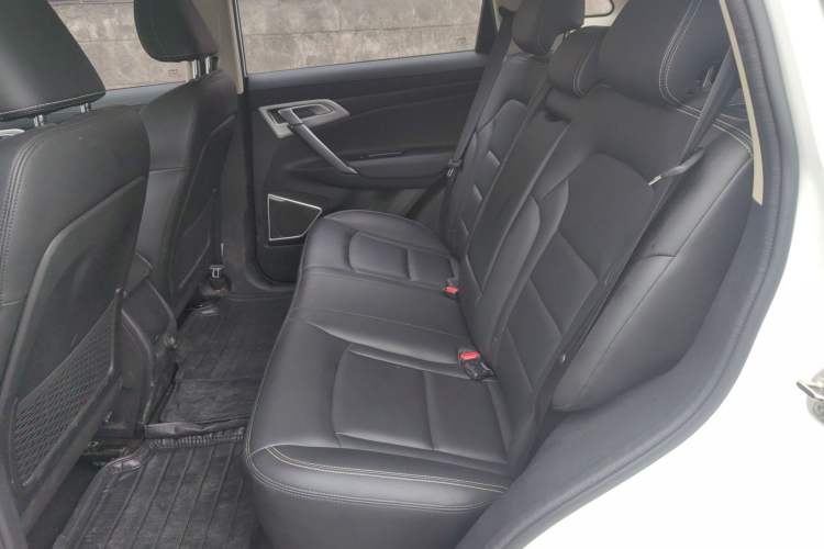 Used Geely Auto Emgrand X7 Sport 2016 2.0L Manual ZhiShang Version
