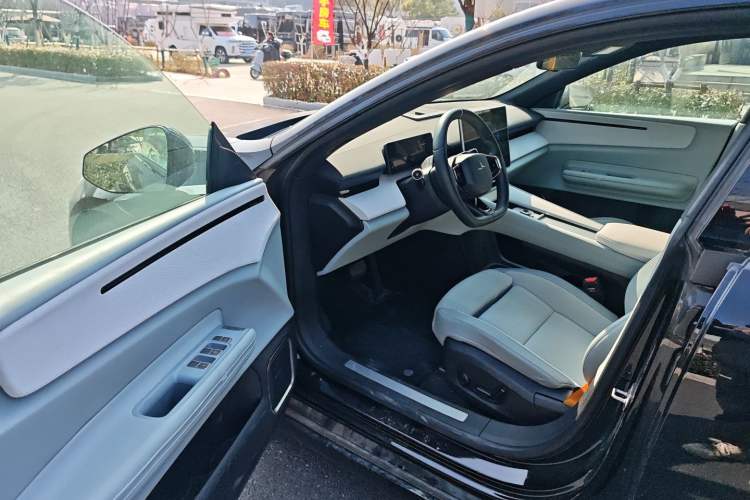 Used Polestar 4 2024 Dual-Motor Long-Range PLUS Dual-Star Connectivity Edition
