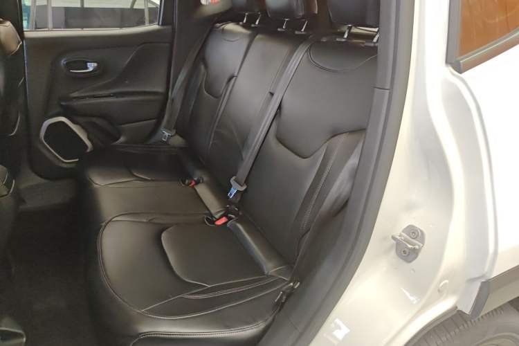 Used  Renegade 2017 180T Automatic High-Energy Version
