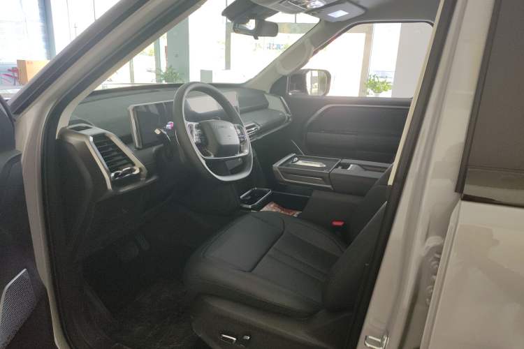 Used SAIC MAXUS Xingji X 2025 2.5T Luxury Edition
