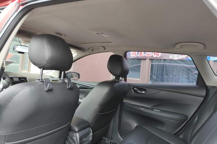 Used Nissan Tiida 2021 1.6L CVT Cool Edition
