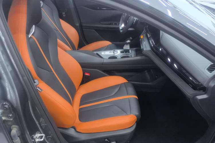 Used Changan UNI-V 2024 1.5T Prestige Sport Edition
