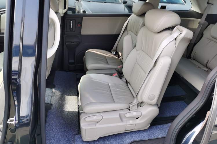 Used Honda Odyssey 2015 Revised 2.4L Luxury Edition
