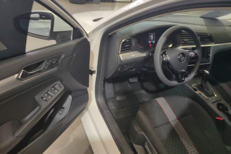 Used Volkswagen Lamando 2019 230TSI DSG Vision Edition China V Standard
