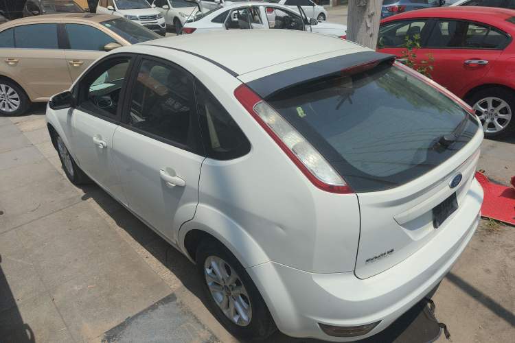 Used Ford Focus 2013 Hatchback Classic 1.8L Automatic Base Model
