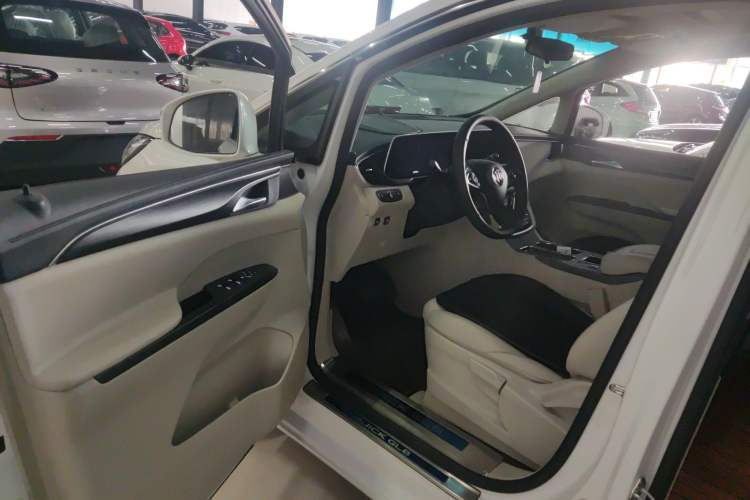 Used Buick GL8 2022 ES Landtrek 653T Comfort Edition
