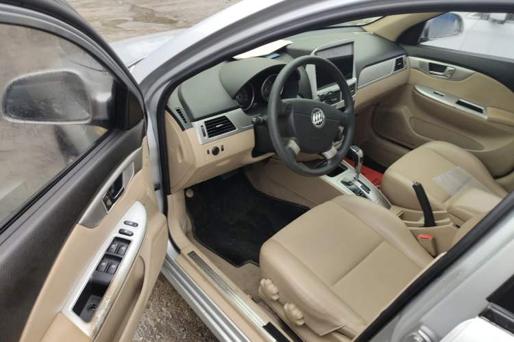 Used Buick Excelle 2013 1.5L Automatic Classic Model
