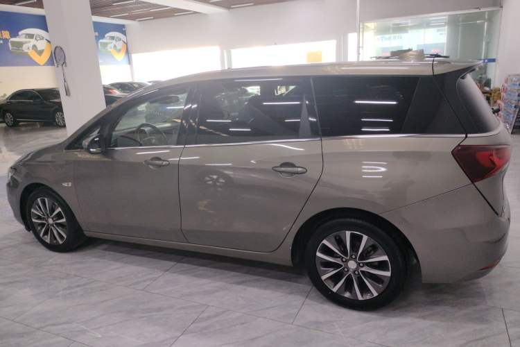 Used Buick GL6 2018 18T 6-Seater Prestige Model
