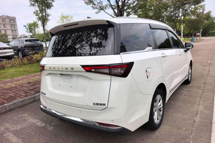 Used Wuling Jiachen 2022 1.5T Manual Comfort & Dynamic Version
