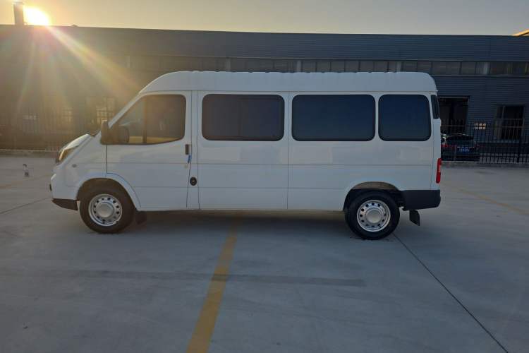 Used JMC Transit 2021 2.8T Space King Standard Version Long Wheelbase Mid-Height Roof Rear Single Tire – Step 6-Seater Diesel China VI Emission Standard JX493
