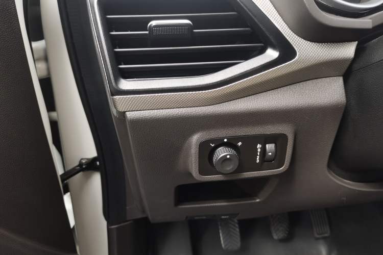 Used Wuling Hongguang 2019 1.5L S Comfort Edition China VI LAR
