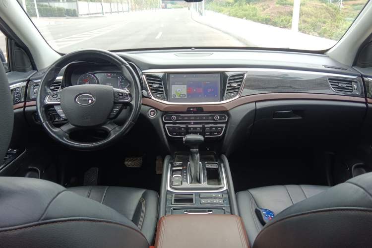 Used GAC Trumpchi GS8 2017 320T Two-Wheel Drive Luxury Smart Connectivity Version (7 Seats)