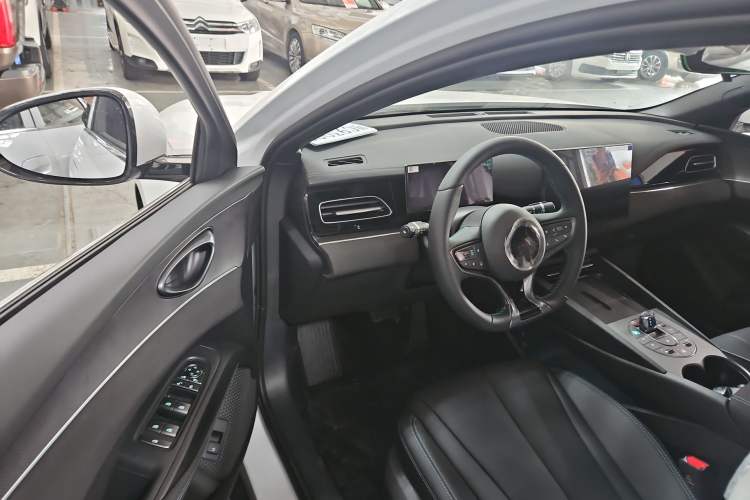 Used BYD Seal 06 New Energy 2025 DM-i Smart Drive 80KM Luxury Model
