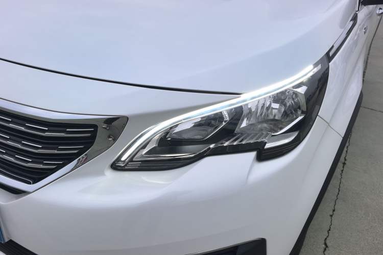 Used Peugeot 5008 2017 380THP 7-Seater Boundary-Free Edition
