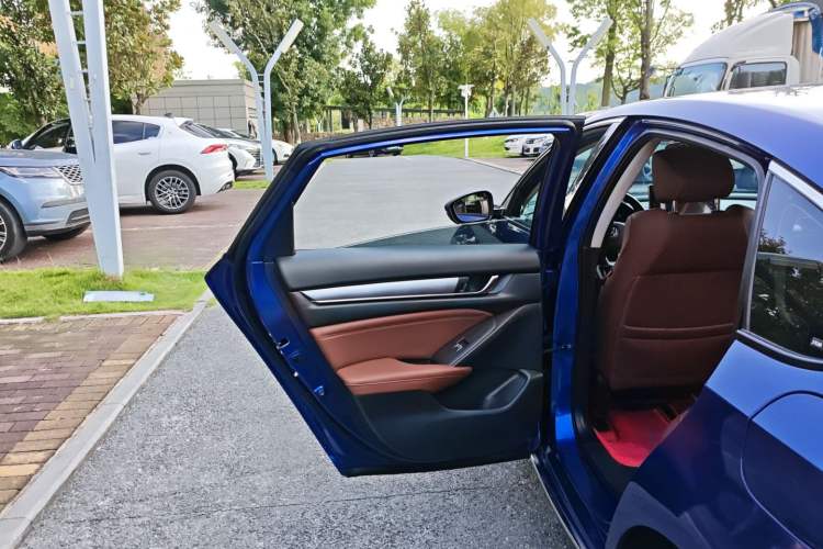 Used Honda Accord 2018 Rui Hybrid 2.0L Rui Ling Edition China VI
