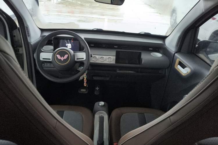 Used Wuling Hongguang MINIEV 2022 GAMEBOY 200km Play Edition with Lithium Iron Phosphate