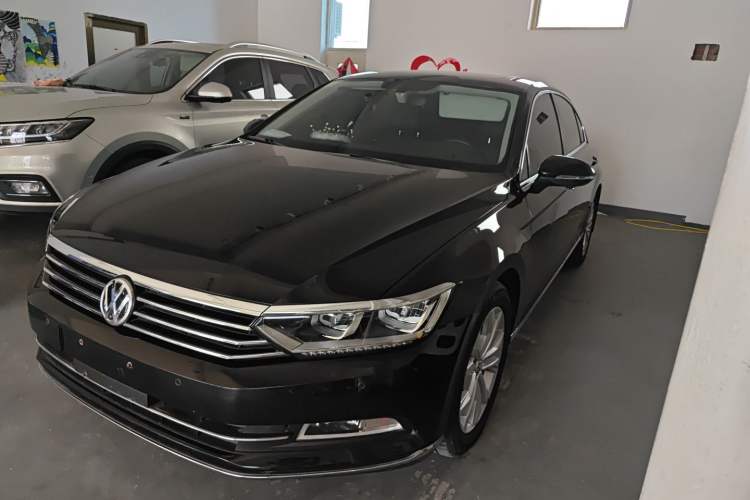 Used Volkswagen Magotan 2017 330TSI DSG Luxury Model