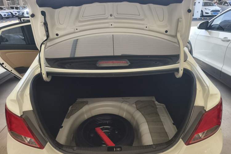 Used Hyundai Verna 2014 1.4L Manual Smart GLS Trim
