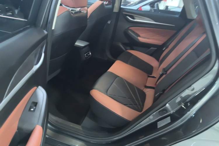 Used Changan Eado 2023 Changan Edition PLUS Blue Whale NE 1.4T GDI DCT Prestige Version
