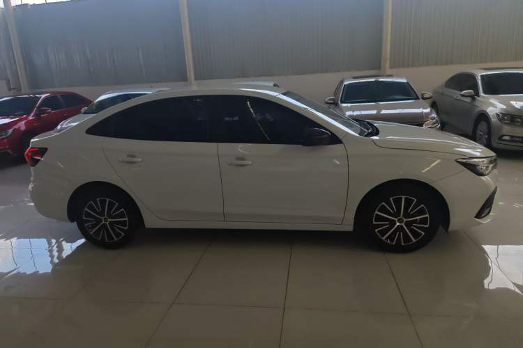 Used Roewe i5 2021 1.5L Manual Platinum Edition
