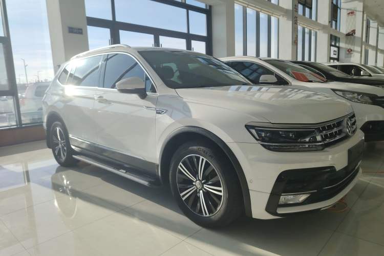 Used Volkswagen Tiguan L 2018 380TSI Automatic All-Wheel Drive Luxury Edition