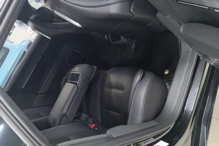 Used  12 2025 Ultra Extended-Range Edition
