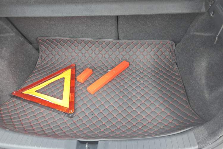 Used Toyota YARiS L 2019 1.5E CVT Dynamic Edition China VI compliant
