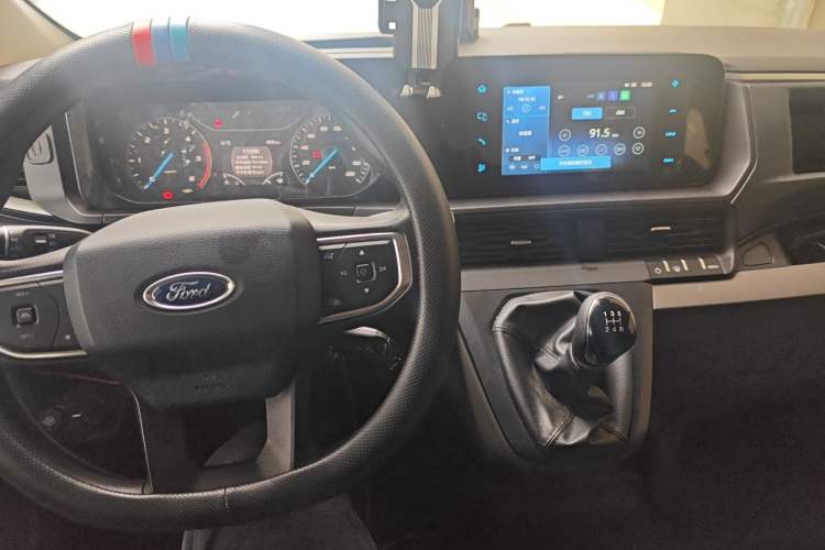 Used Ford Transit 2023 2.0T Diesel Manual Multifunction Commercial Vehicle Short Wheelbase Low Roof 5/6 Seats
