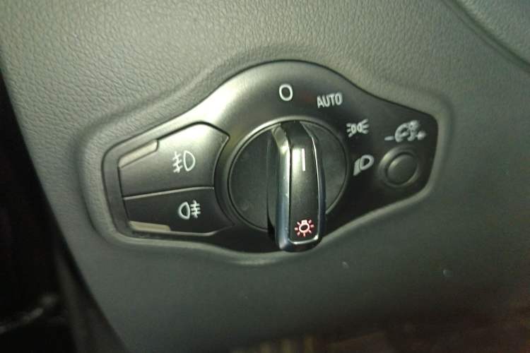 Used Audi Q5 2017 Plus 40 TFSI Technology Model
