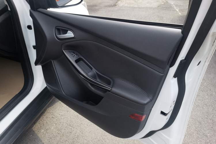 Used Ford Focus 2017 Hatchback 1.6L Manual Fashion Edition SmartDrive Version