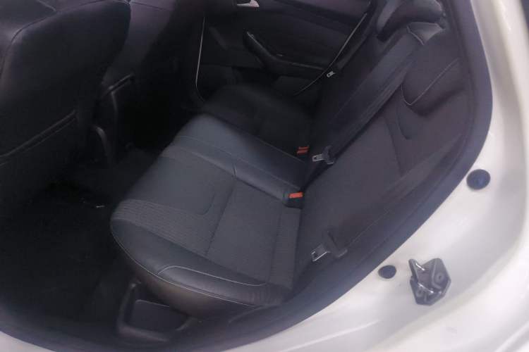 Used Ford Focus 2012 Sedan 1.6L Automatic Fashion Edition