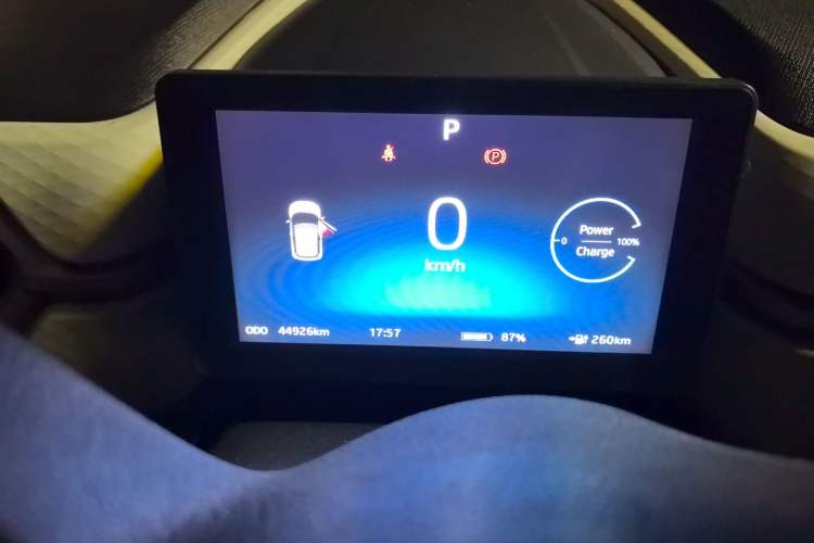 Used SOL E10X 2021 302 km Range Luxury Version 31.4 kWh
