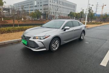 Used Toyota Avalon 2019 Dual-Engine 2.5L Luxury Edition China VI Standard