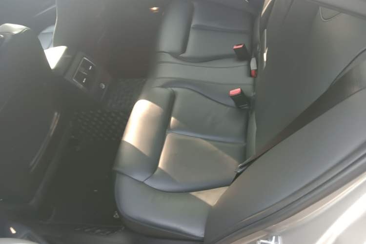 Used BMW 3 Series 2016 320Li Ambition Model
