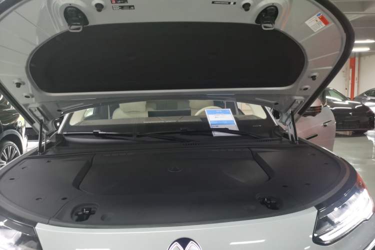 Used Denza N9 2025 Prestige Version
