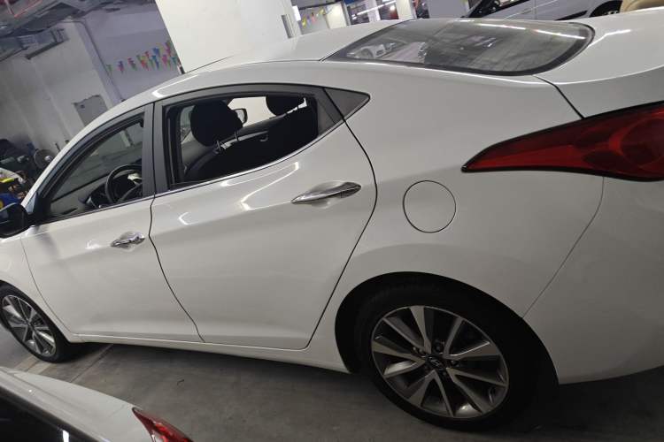 Used Hyundai Elantra 2015 1.6L Automatic Leading Model