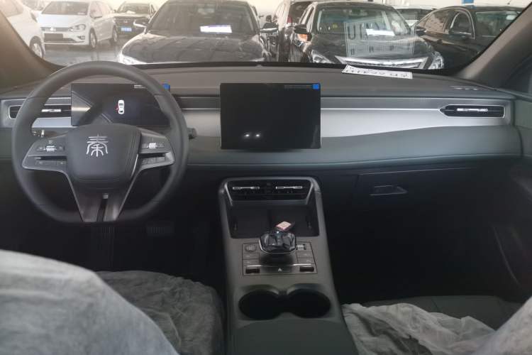 Used BYD Qin PLUS 2025 DM-i Smart Drive 55KM Leading Model
