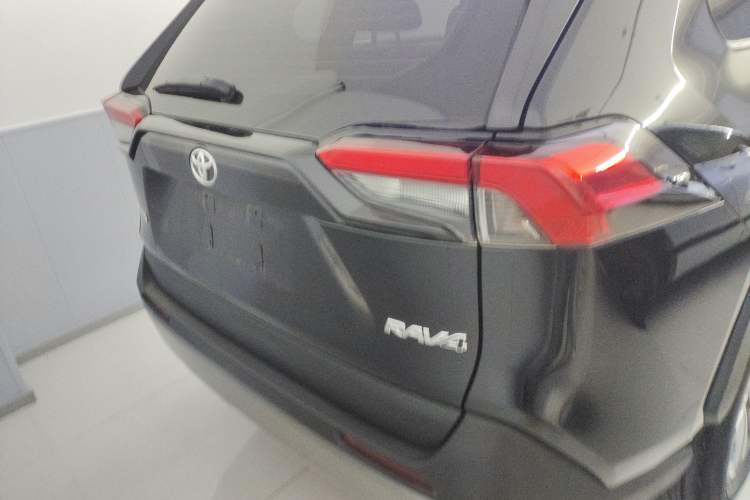 Used Toyota RAV4 2023 2.0L CVT Two-Wheel Drive Fashion Edition