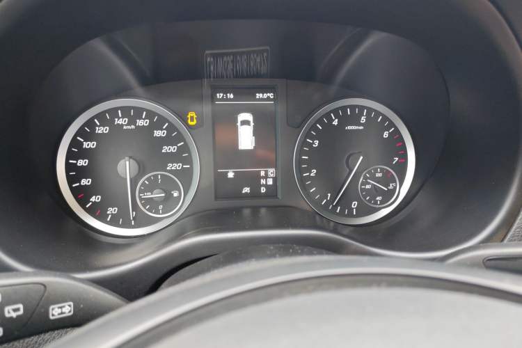 Used Mercedes-Benz Vito 2021 2.0T Elite Version 7 Seats
