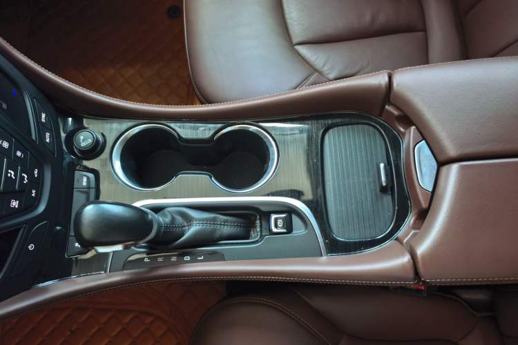 Used Buick Envision 2018 28T Four-Wheel Drive Luxury Model
