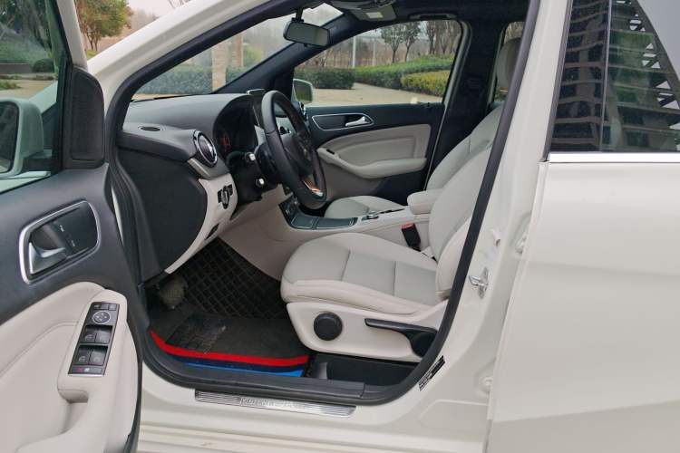 Used Mercedes-Benz B-Class 2015 B 200 Sport Edition