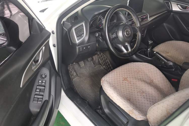 Used Mazda Mazda 3 Axela 2017 Sedan 1.5L Manual Comfort Model Emission Standard China V
