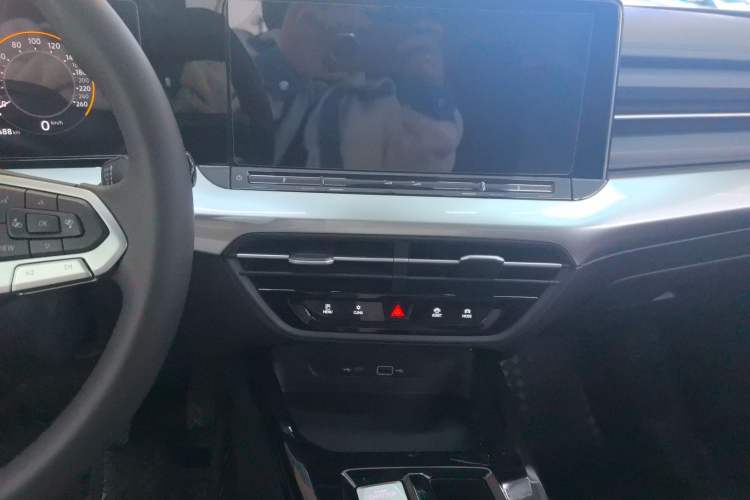 Used Volkswagen Lamando 2024 Lavida L 280TSI DSG Spicy Edition
