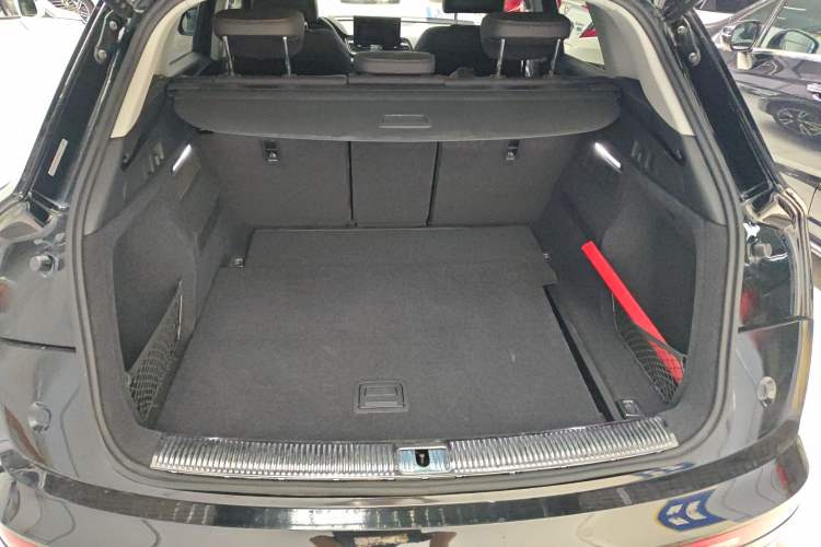 Used Audi Q5L 2022 40T Fashionable and Dynamic Model
