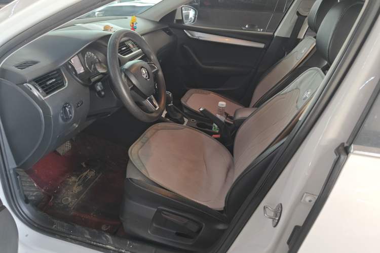 Used Skoda Octavia 2017 1.6L Automatic Chuanxing Edition
