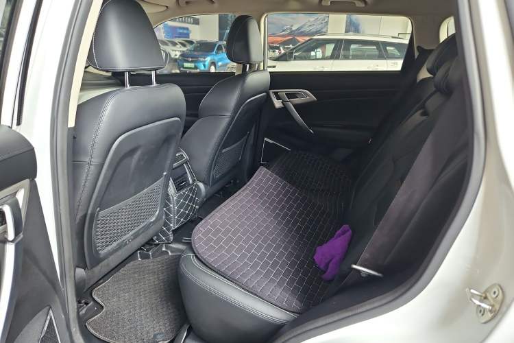 Used Geely Auto Emgrand X7 Sport 2018 1.8TD Automatic Two-Wheel Drive Smart Connect 4G Internet Edition
