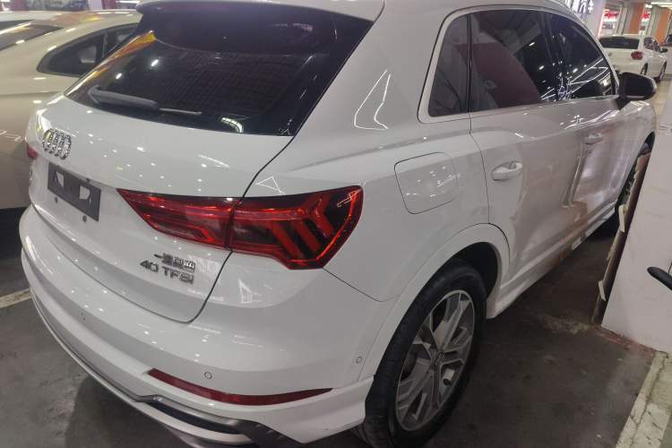 Used Audi Q3 2021 40 TFSI Fashion Dynamic Model
